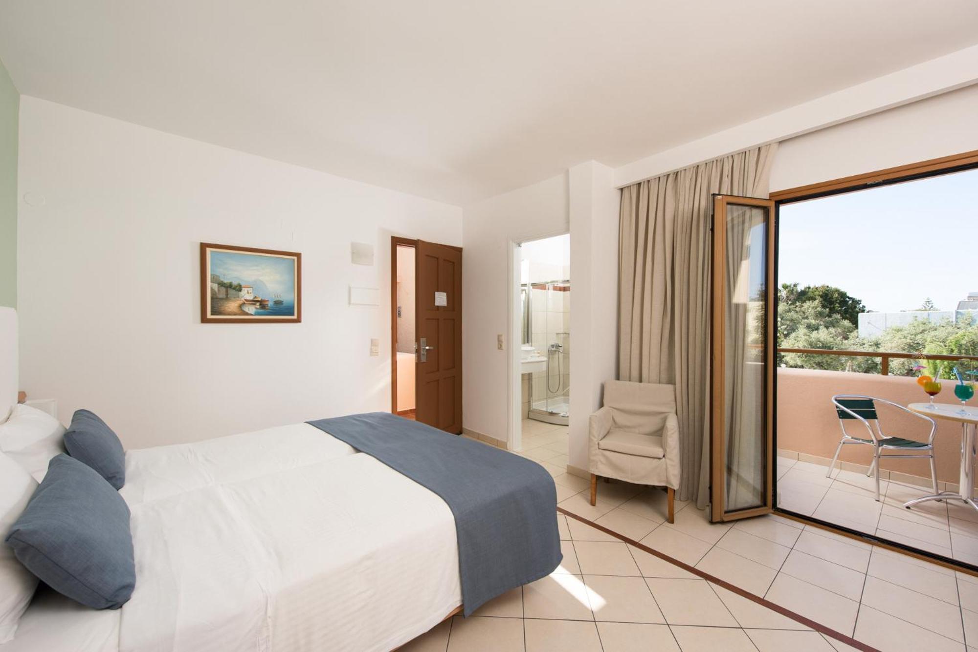 Hotel Sirios Village & Kato Daratso